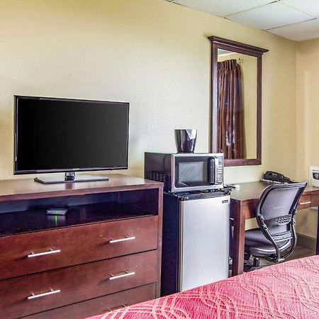 Econo Lodge Ньюпорт Экстерьер фото