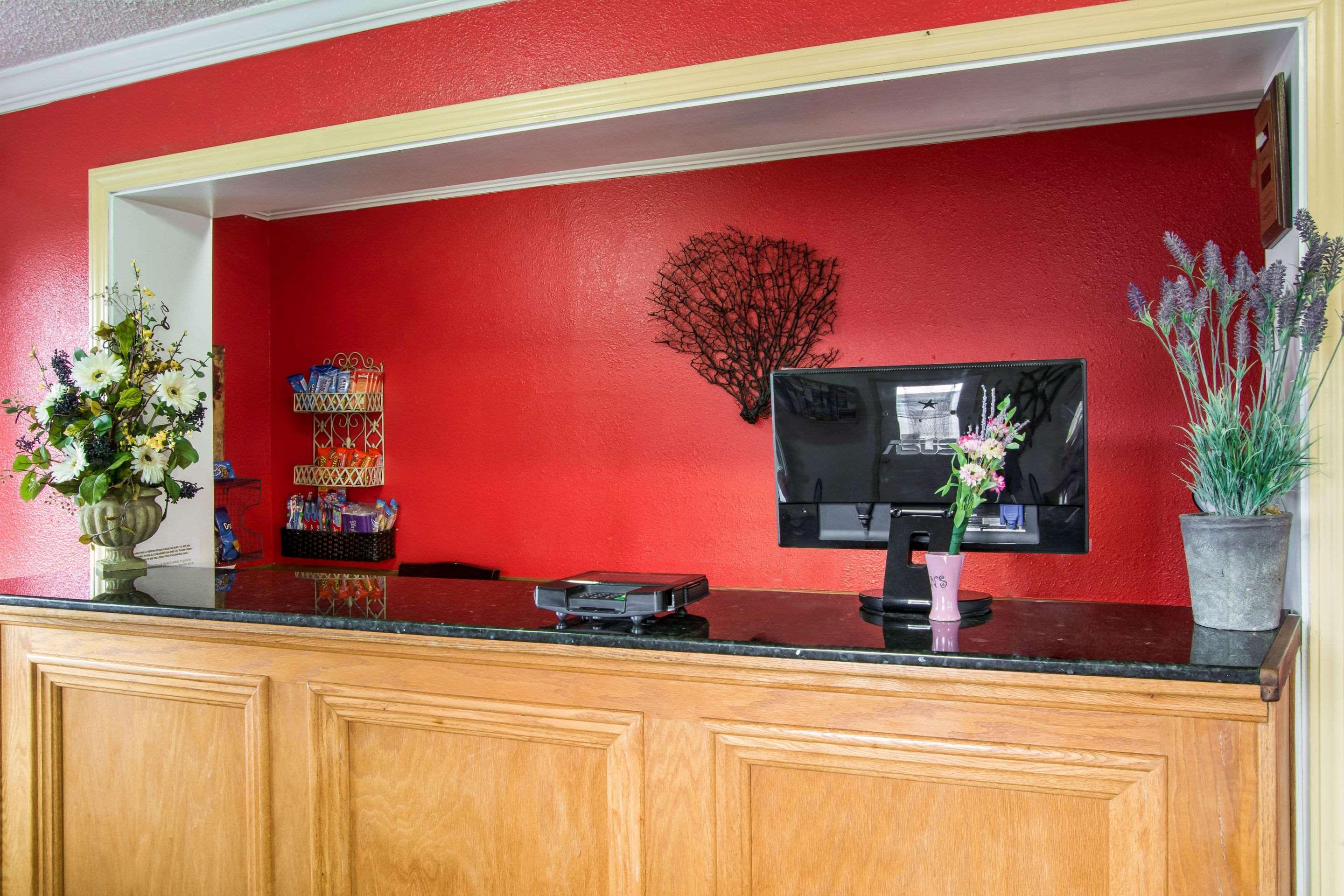 Econo Lodge Ньюпорт Экстерьер фото