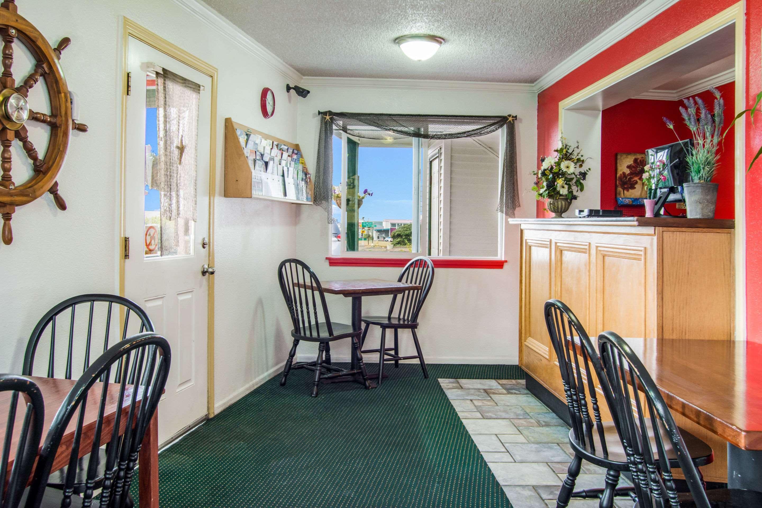 Econo Lodge Ньюпорт Экстерьер фото