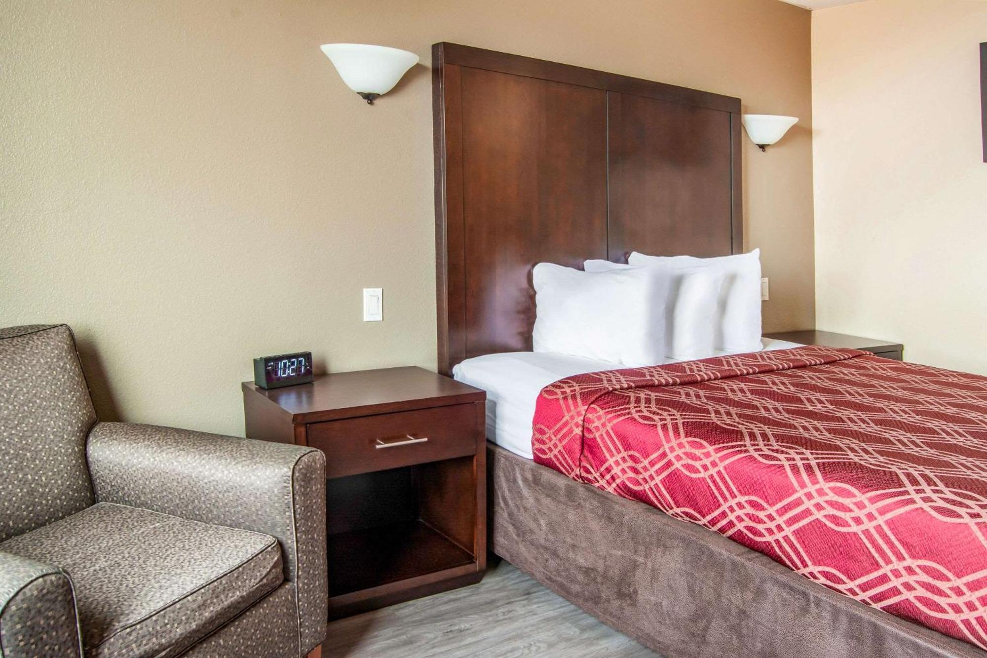 Econo Lodge Ньюпорт Экстерьер фото