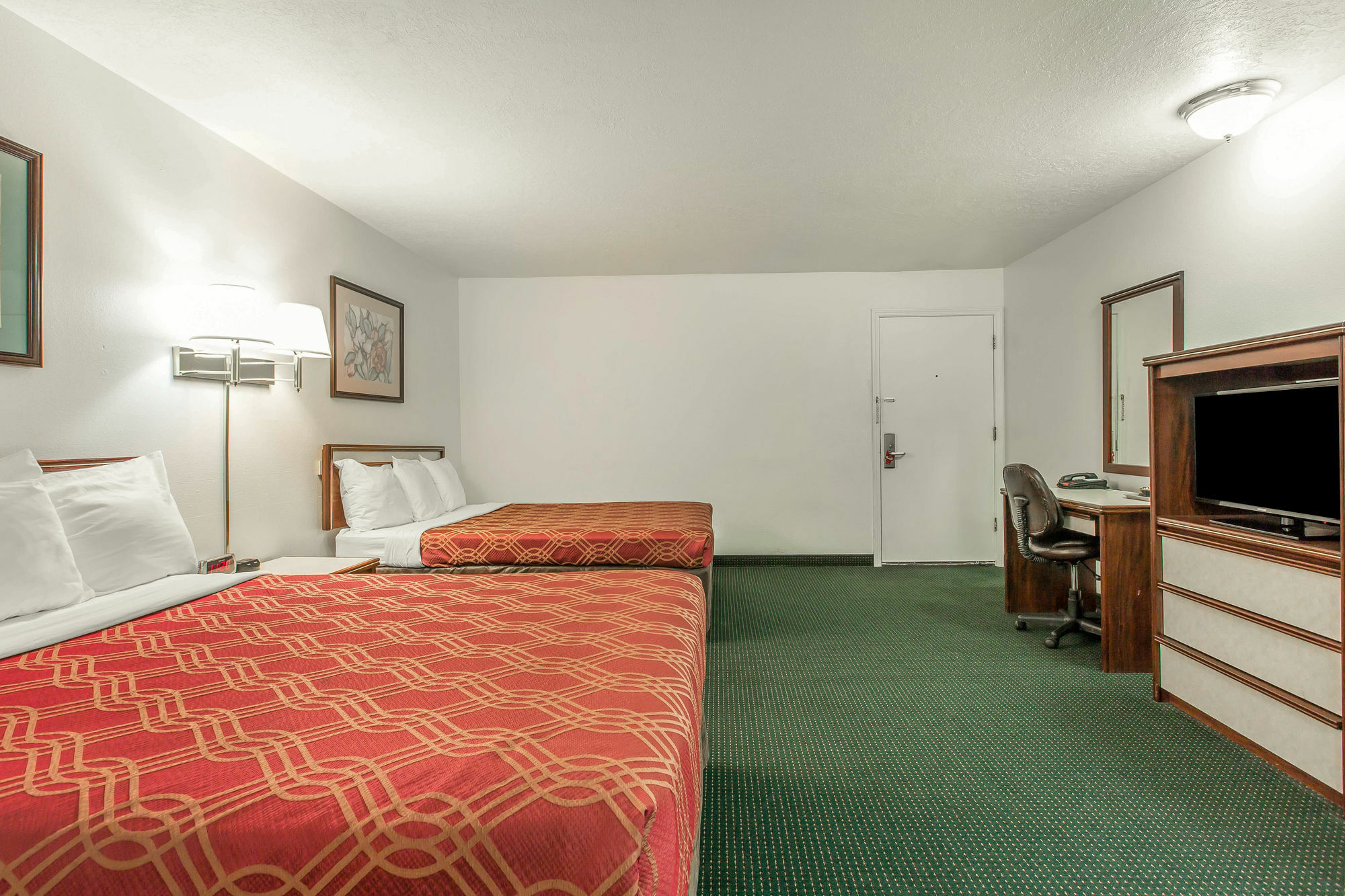 Econo Lodge Ньюпорт Экстерьер фото